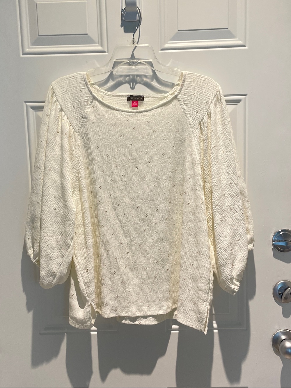 Vince Camuto Cream Textured Balloon-Sleeve Blouse with Gold Details Size XL